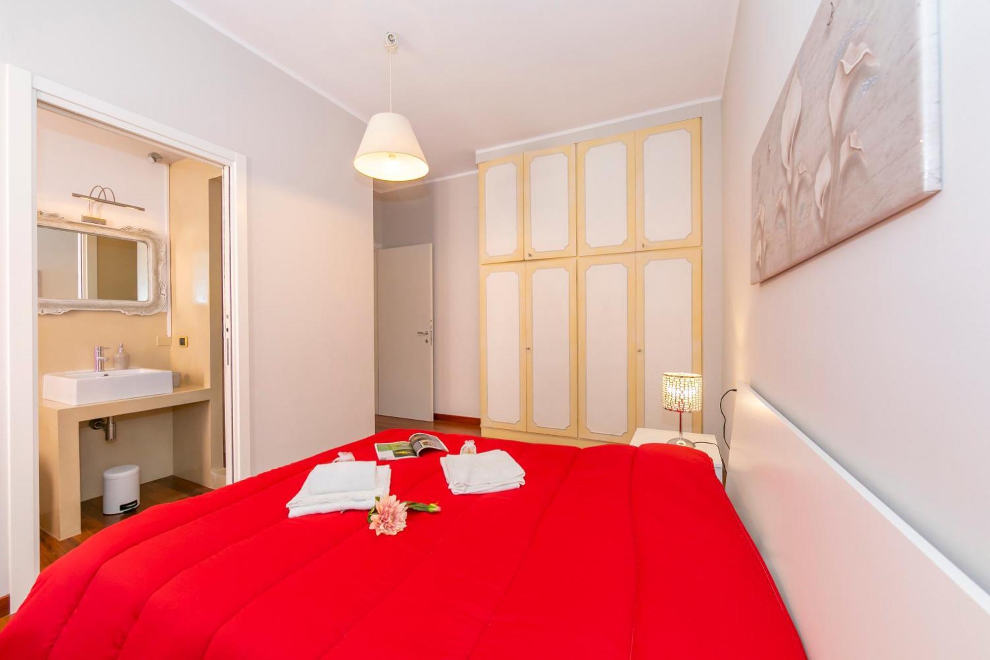 Appartamento Il Golfo Lake View - Happy Rentals لافينو المظهر الخارجي الصورة