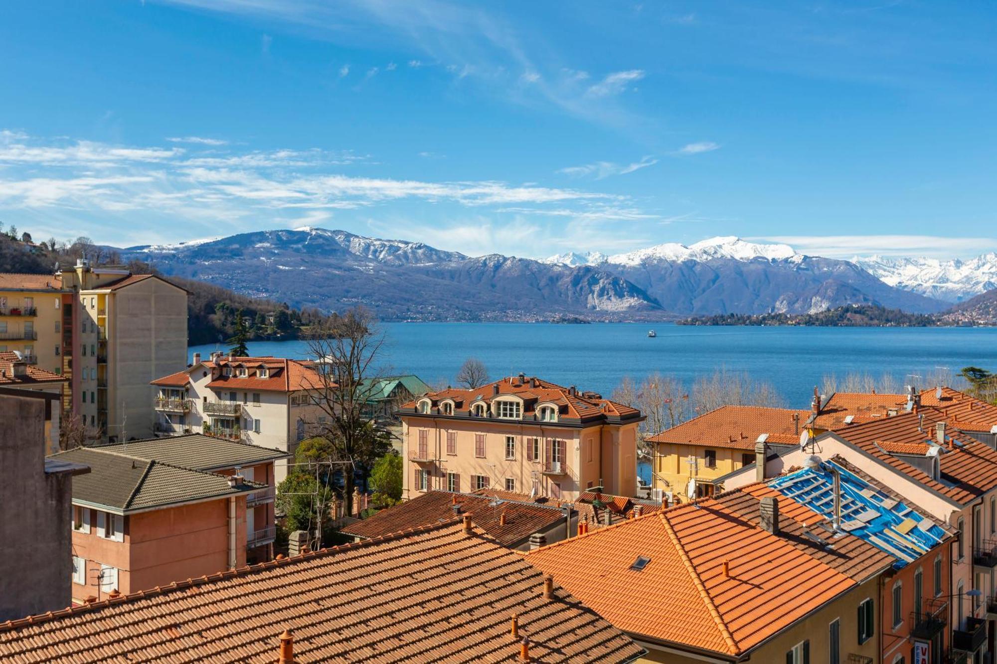 Appartamento Il Golfo Lake View - Happy Rentals لافينو المظهر الخارجي الصورة